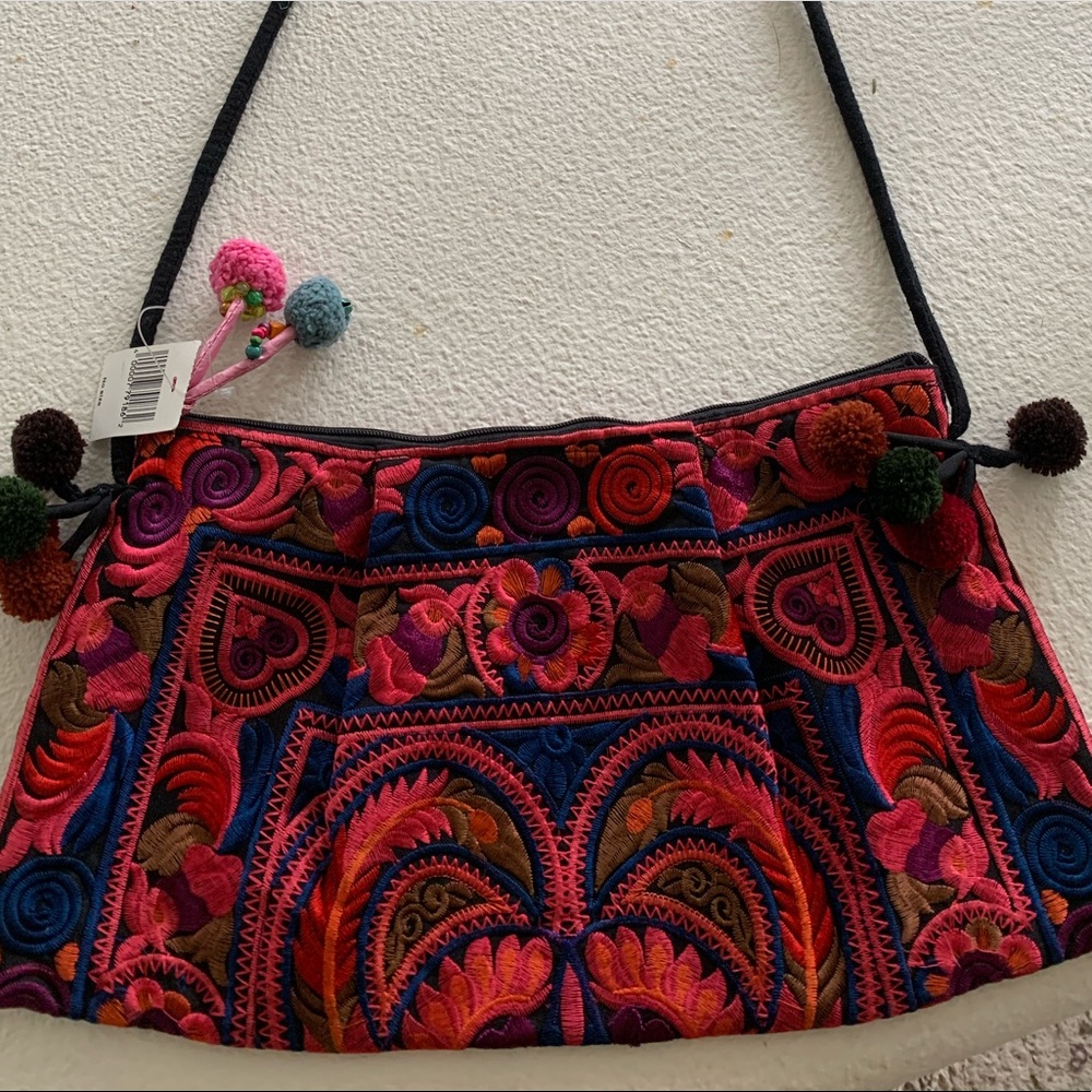 Long strap shoulder/crossbody purse